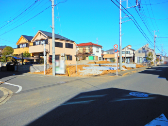 �O�ʓ��H�܂ތ��n�ʐ^ -