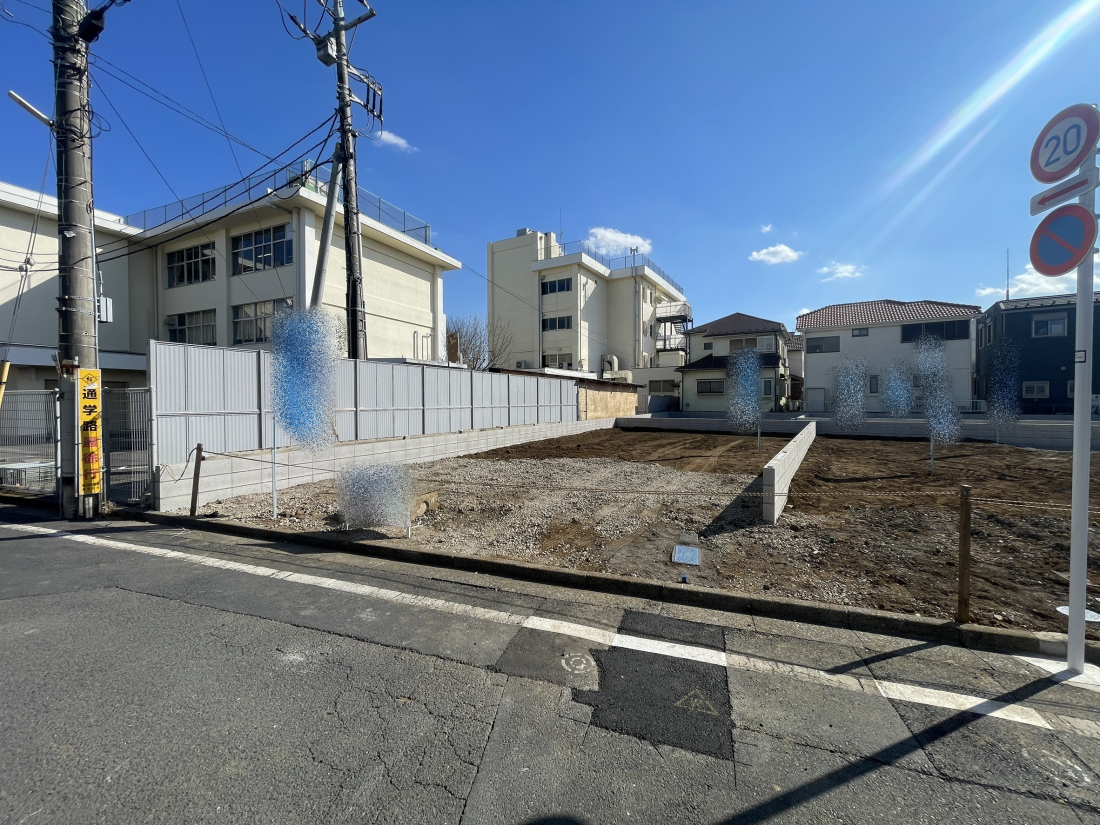 �O�ʓ��H�܂ތ��n�ʐ^ -