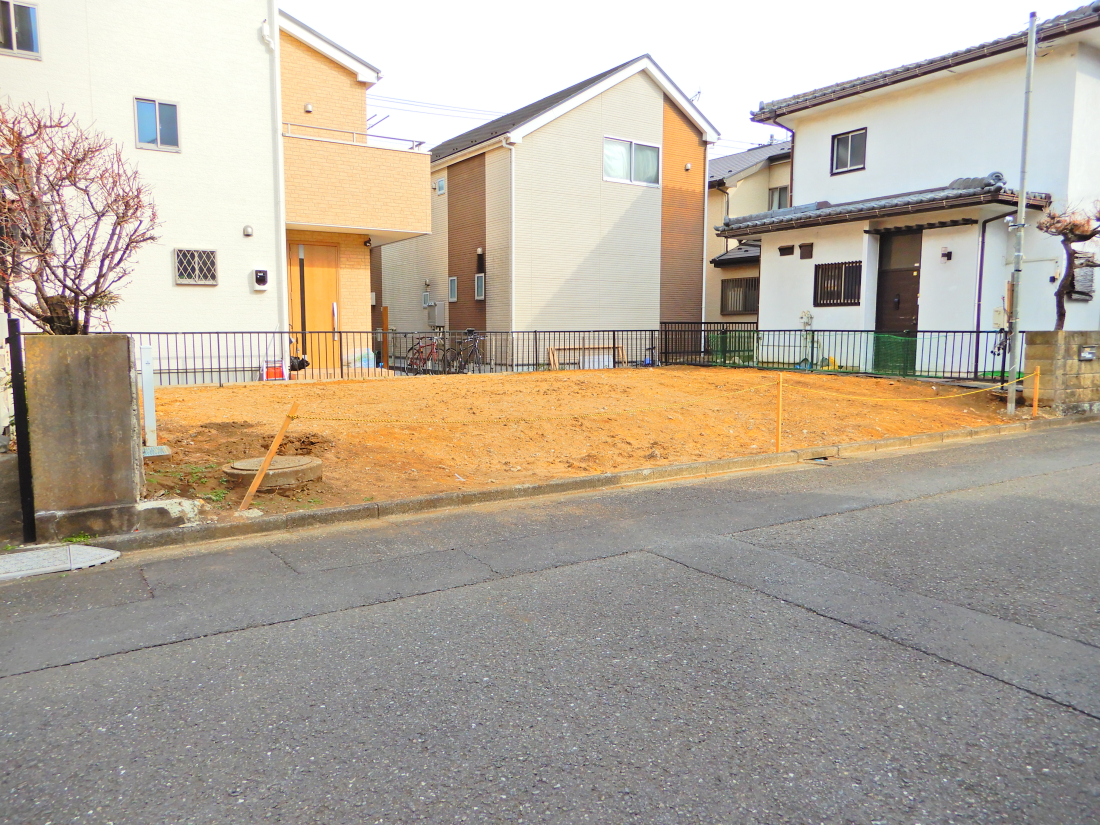 �O�ʓ��H�܂ތ��n�ʐ^ -