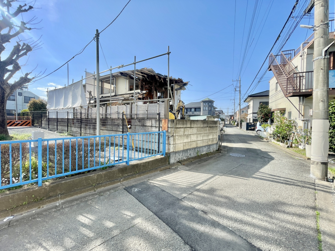 �O�ʓ��H�܂ތ��n�ʐ^ -