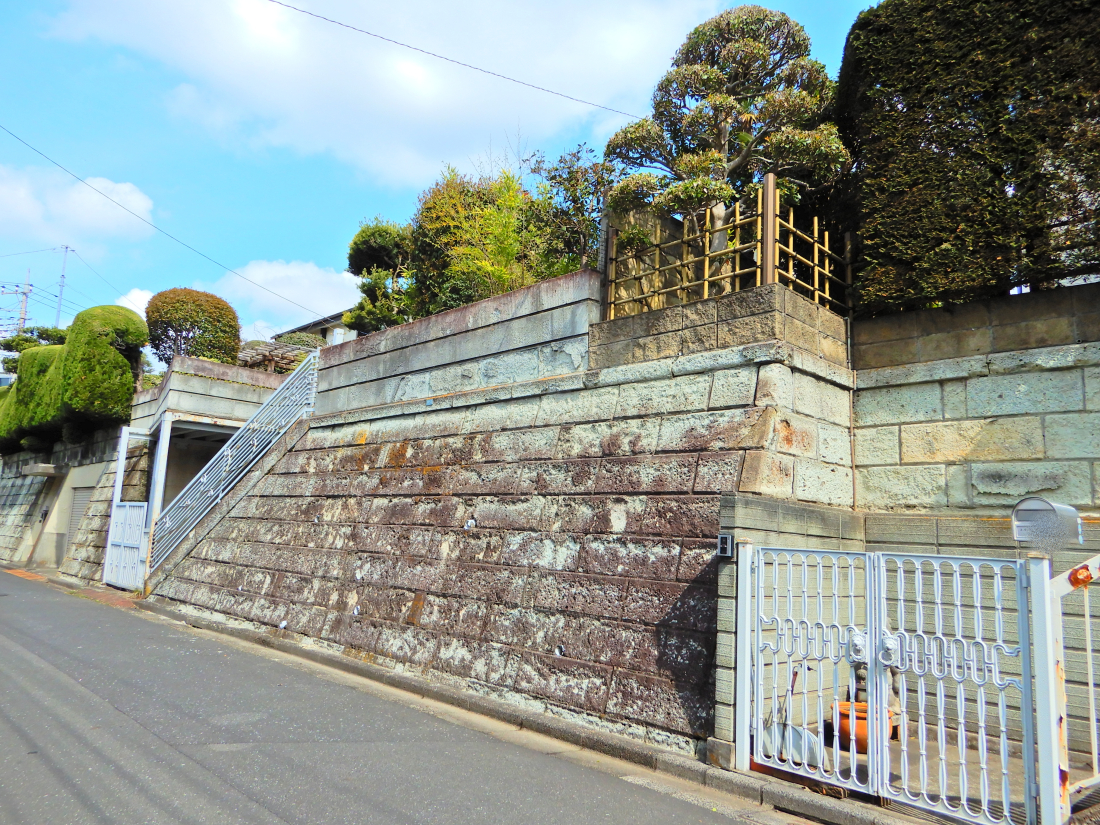 �O�ʓ��H�܂ތ��n�ʐ^ -